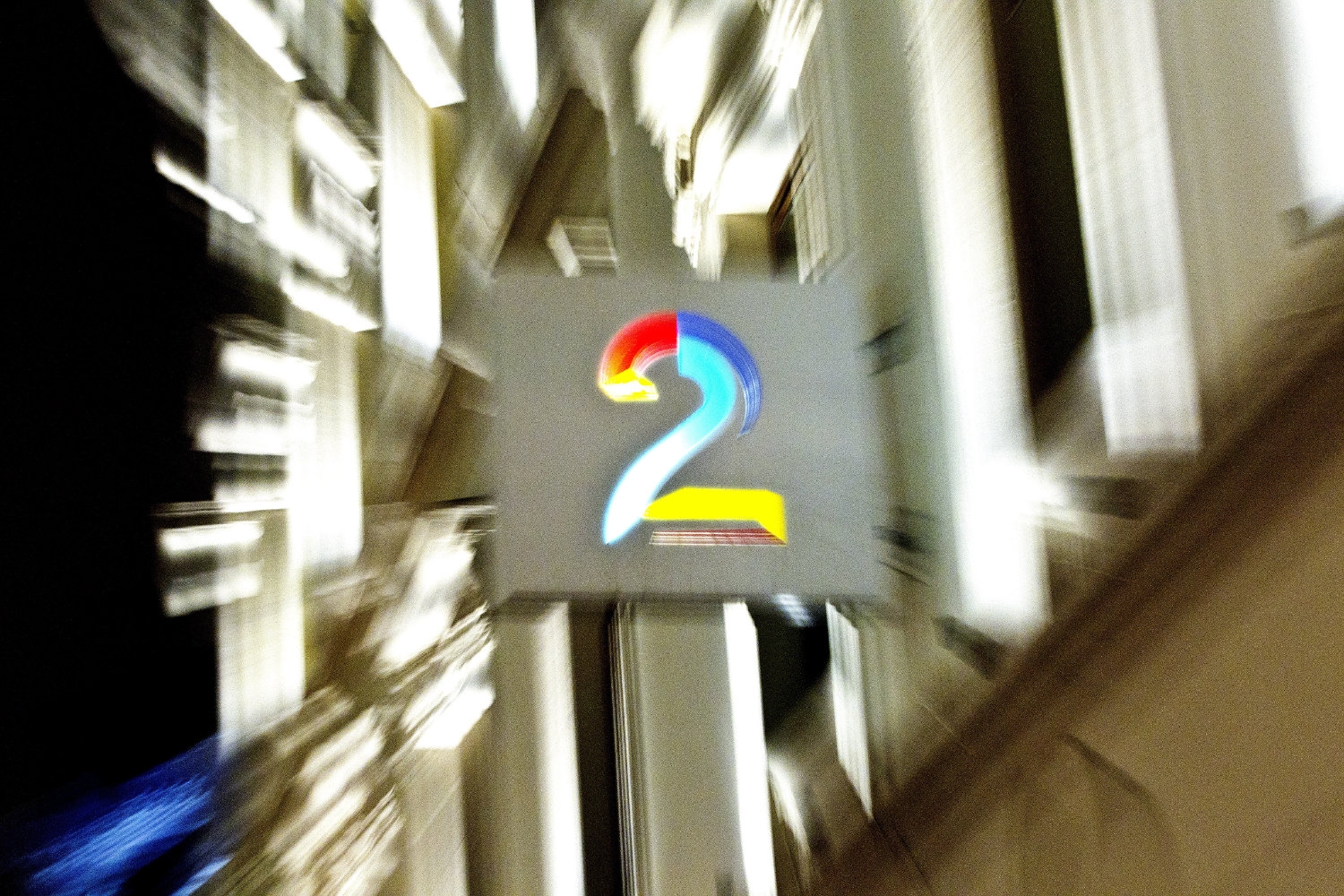 Telia-kundene kan igjen få tilgang til alle kanalene fra TV 2 etter at TV-kanalen har kommet til enighet med Telia om en ny avtale. En halv million Telia-kunder har ikke fått tilgang til TV 2 siden 1. mars etter brudd i forhandlingene. 