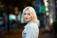 Astrid S hadde akkurat etablert seg som aleneboer for første gang, etter både kollektiv og et samboerskap som er over, da koronaen kom. Dermed ble både turné og festivalsommer avlyst – og flyttet til neste år. – Herregud som jeg savner å opptre, sier Astrid Smeplass til NTB.