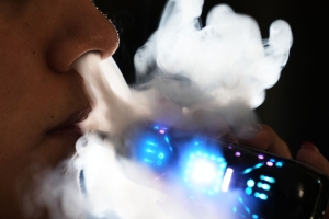 Sju siktet for å selge vapes for å rekruttere ungdom til kriminalitet