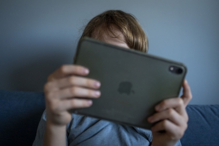 Skjermen bort fra småskolen – kan bli utvidet til å gjelde eldre elever også