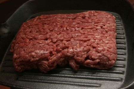 Kjøttdeigen kan bli 50 prosent dyrere med en ny avgift, som foreløpig bare er nevnt som et mulig tiltak av Miljødirektoratet.